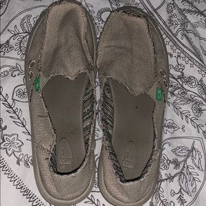 tan sanuk slip ons